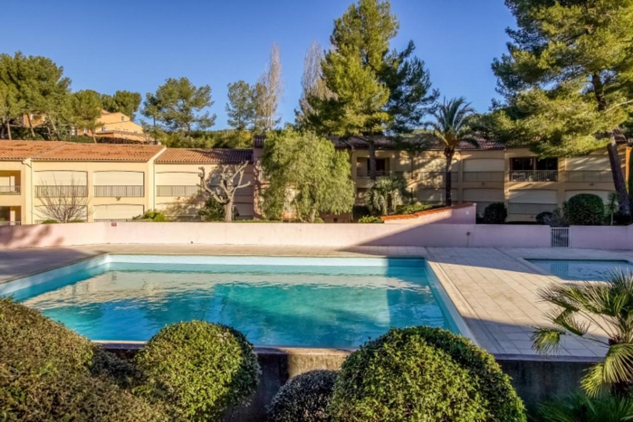 Flat With Swimming Pool Near The Beach Sanary-sur-Mer Exterior foto